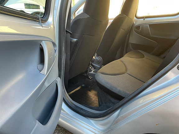 Toyota Aygo 8 of 11