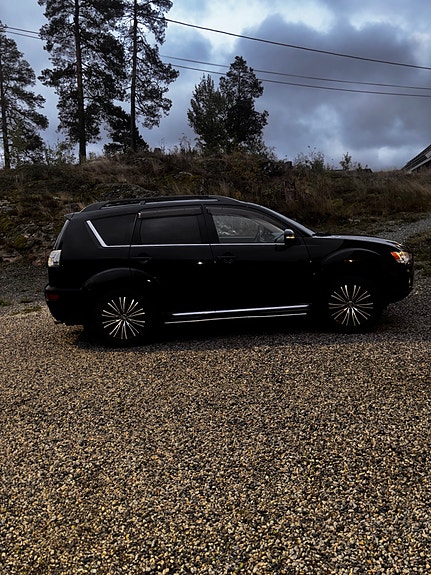 Mitsubishi Outlander 4 of 17