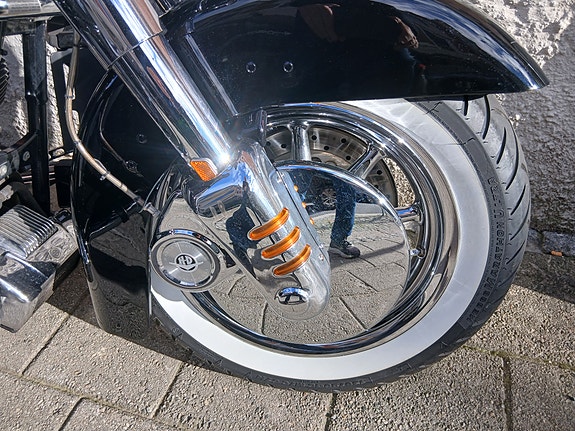 Harley-Davidson FLHTCUSE2 Electra Glide Ultra Classic CVO 8 of 9