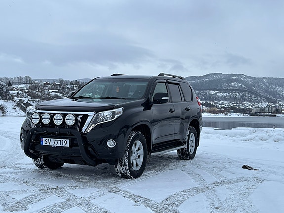 Toyota Land Cruiser 8 of 28