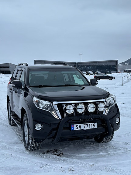 Toyota Land Cruiser 10 of 28