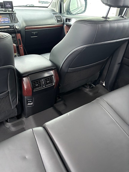 Toyota Land Cruiser 23 of 28