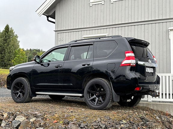 Toyota Land Cruiser 5 of 28