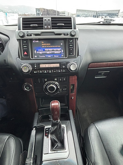 Toyota Land Cruiser 28 of 28