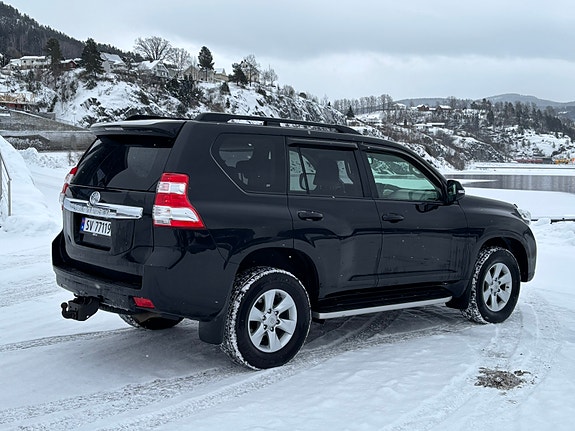 Toyota Land Cruiser 12 of 28