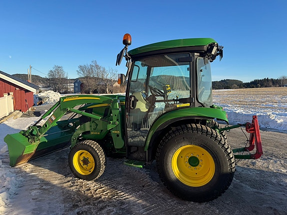 John Deere 3045R m\laster og sinnsykt my utstyr