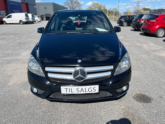 Mercedes-Benz B180 8 of 12