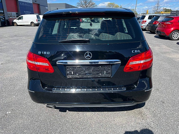 Mercedes-Benz B180 5 of 5