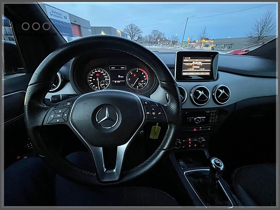 Mercedes-Benz B180 9 of 12