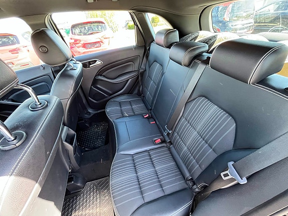 Mercedes-Benz B180 10 of 12