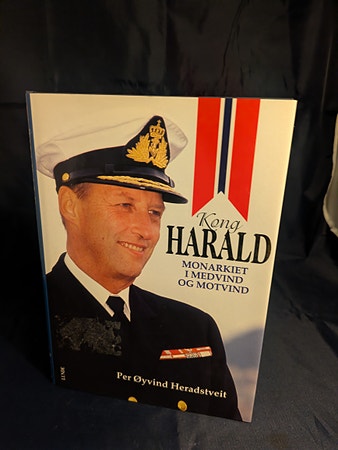 BOK-Per Øyvind Heradstveit Kong Harald (Signert av forfatter)