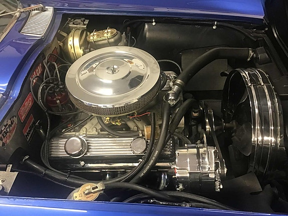 Chevrolet Corvette 27 of 30