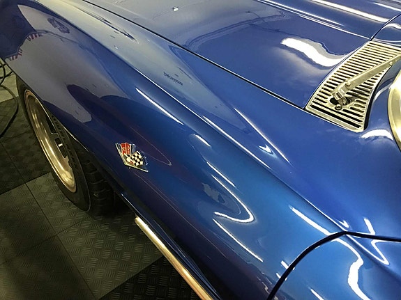 Chevrolet Corvette 14 of 30