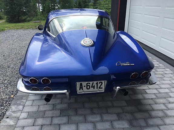 Chevrolet Corvette 16 of 30