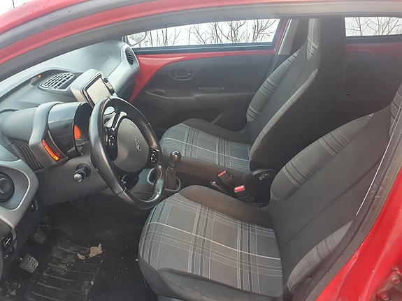 Peugeot 108 9 of 12