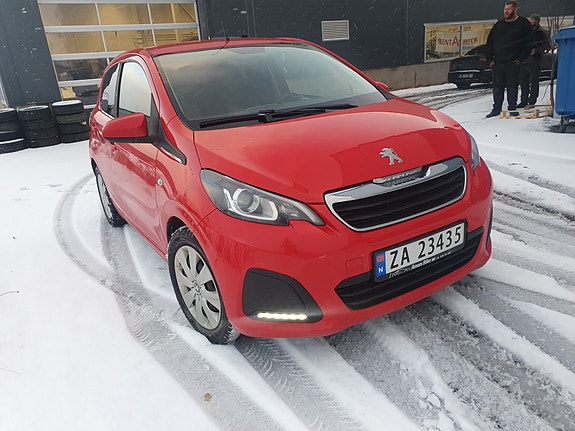 Peugeot 108 2 of 12