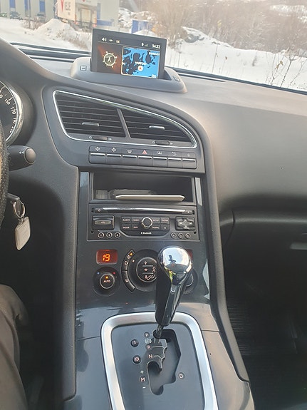 Peugeot 5008 8 of 14