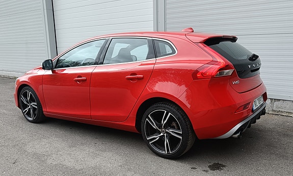 Volvo V40 4 of 5