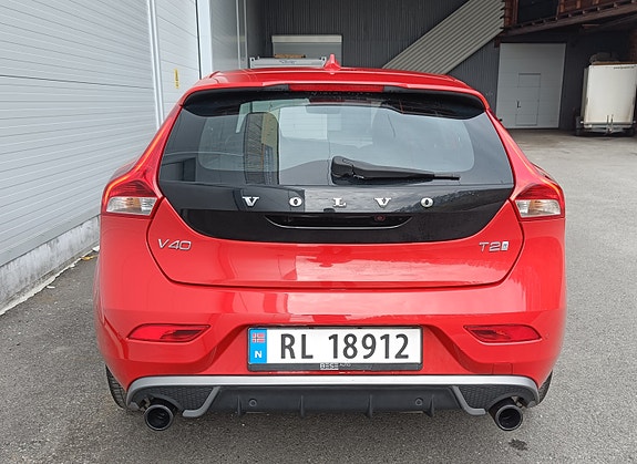 Volvo V40 5 of 5