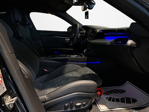 Audi e-tron GT 25 of 30