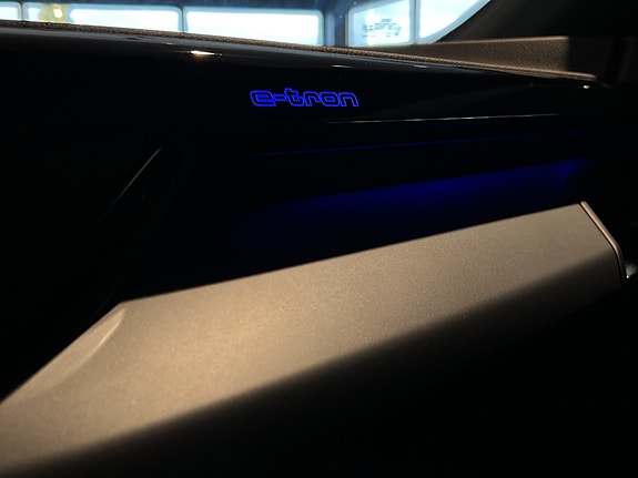 Audi e-tron GT 27 of 30
