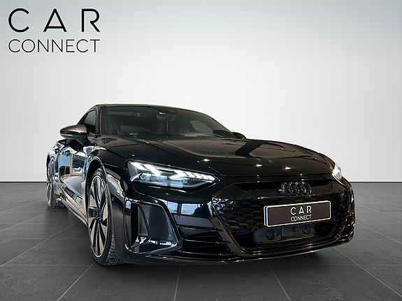 Audi e-tron GT 9 of 30