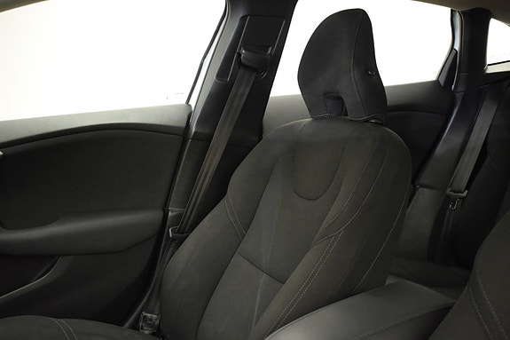 Volvo V40 11 of 15