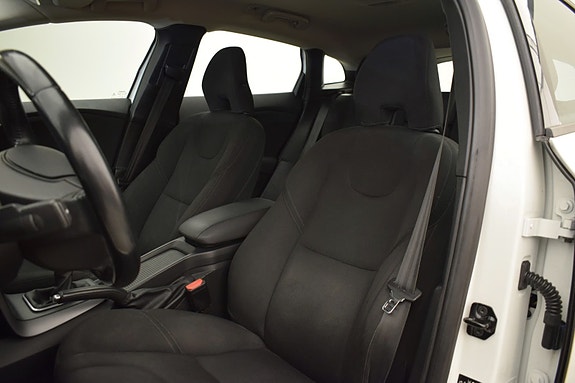Volvo V40 10 of 15
