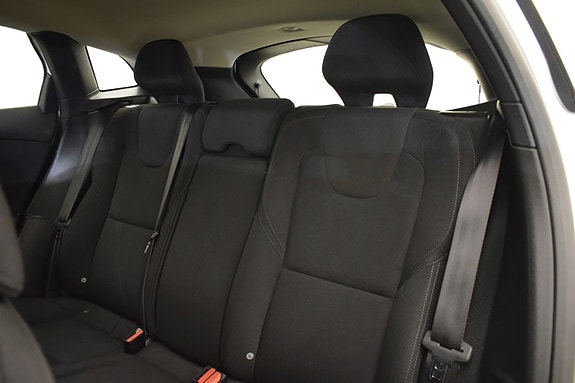 Volvo V40 12 of 15