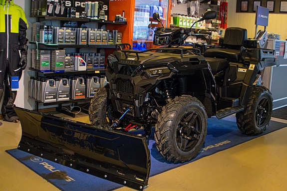 Polaris SPORTSMAN X2 570 EPS SP Black Edition 2 of 5