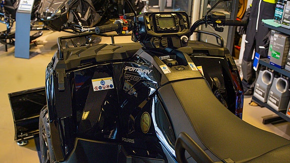 Polaris SPORTSMAN X2 570 EPS SP Black Edition 4 of 5