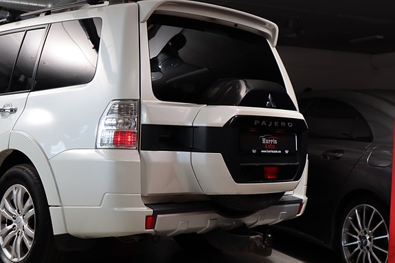 Mitsubishi Pajero 10 of 30