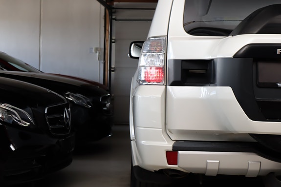 Mitsubishi Pajero 8 of 30