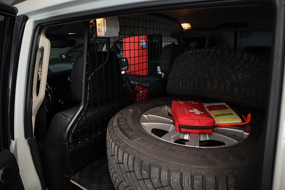 Mitsubishi Pajero 19 of 30
