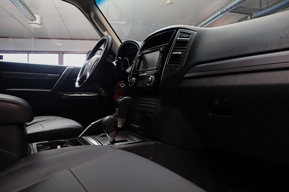 Mitsubishi Pajero 29 of 30