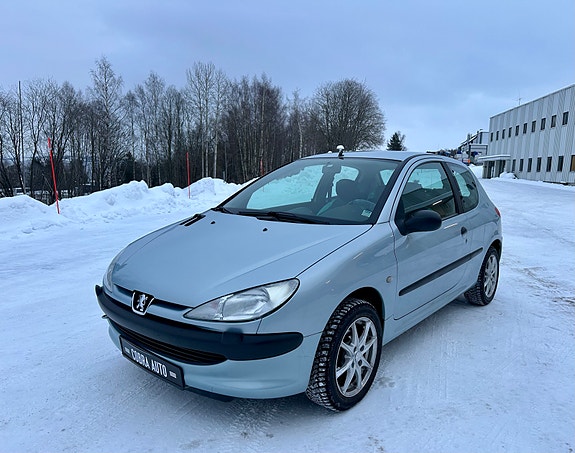 Peugeot 206 2 of 5
