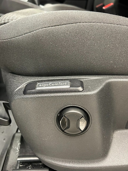 Volkswagen Caddy Maxi 12 of 13