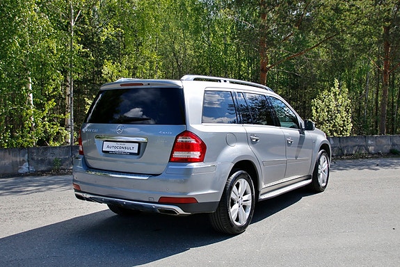Mercedes-Benz GL350 5 of 5