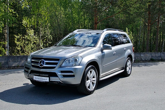Mercedes-Benz GL350 4 of 5