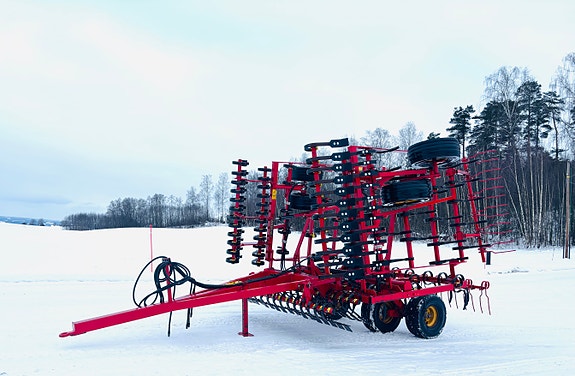 Fin Väderstad NZ harv med crossboard og tiller. Nye slitedeler