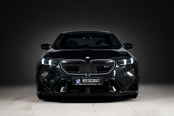 BMW M5 2 of 5