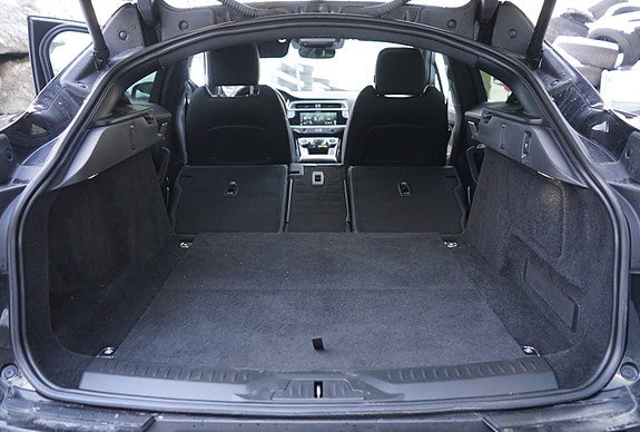 Jaguar I-PACE 30 of 30