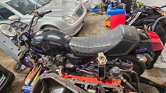 Suzuki GSX 2 of 5