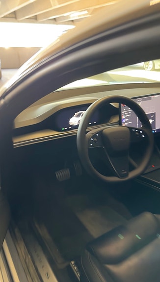 Tesla Model S 5 of 8
