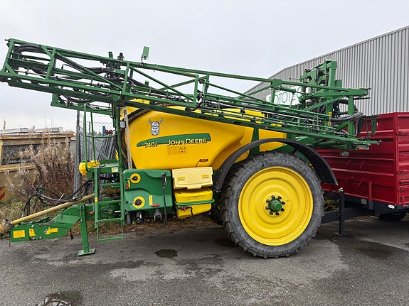 John Deere 740 i