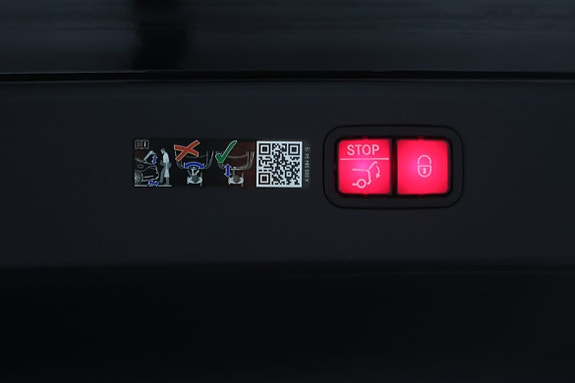 Mercedes-Benz EQS450 13 of 28