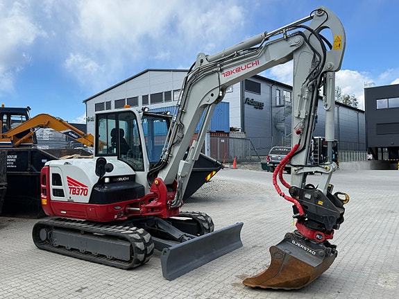 Takeuchi TB370 4 of 5