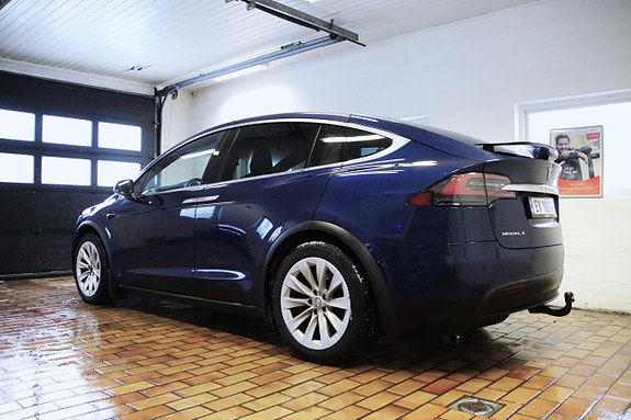 Tesla Model X 4 of 30