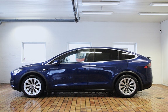 Tesla Model X 3 of 30