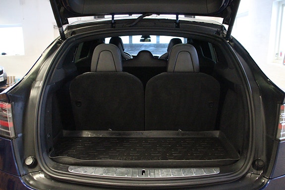 Tesla Model X 20 of 30